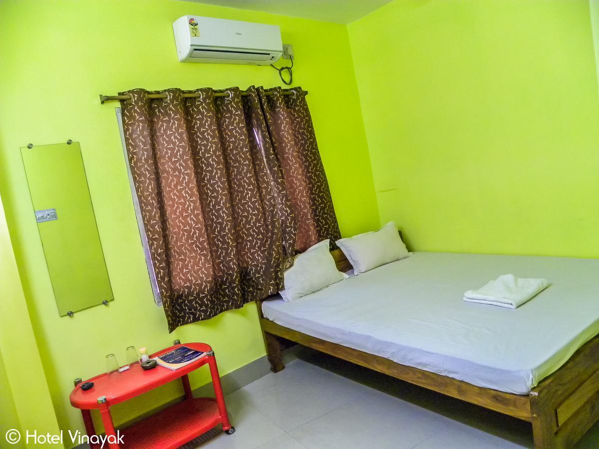 Hotel Vinayak Māldah Exteriör bild