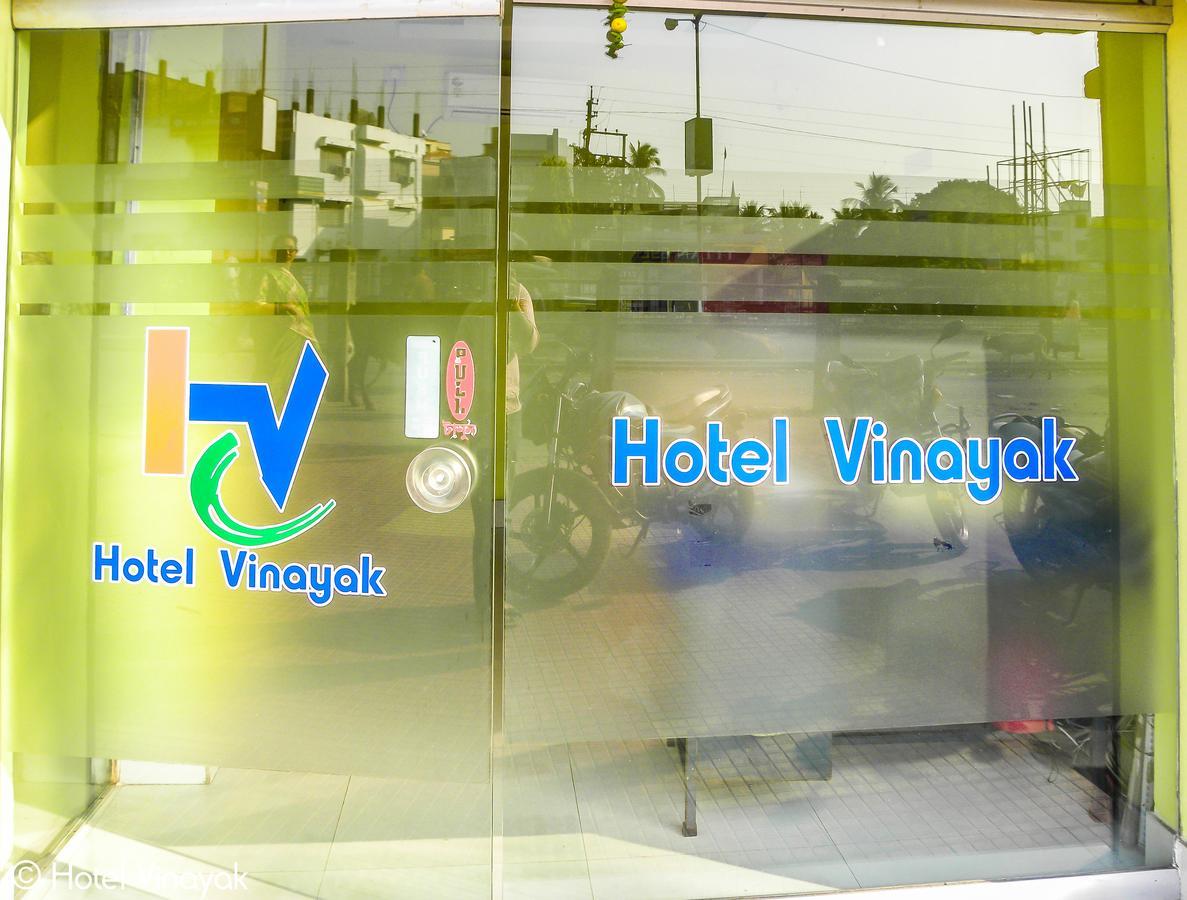 Hotel Vinayak Māldah Exteriör bild