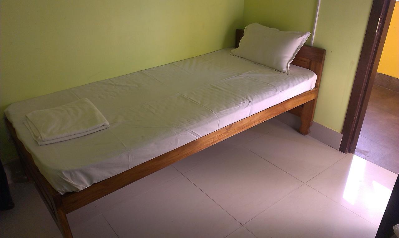 Hotel Vinayak Māldah Exteriör bild